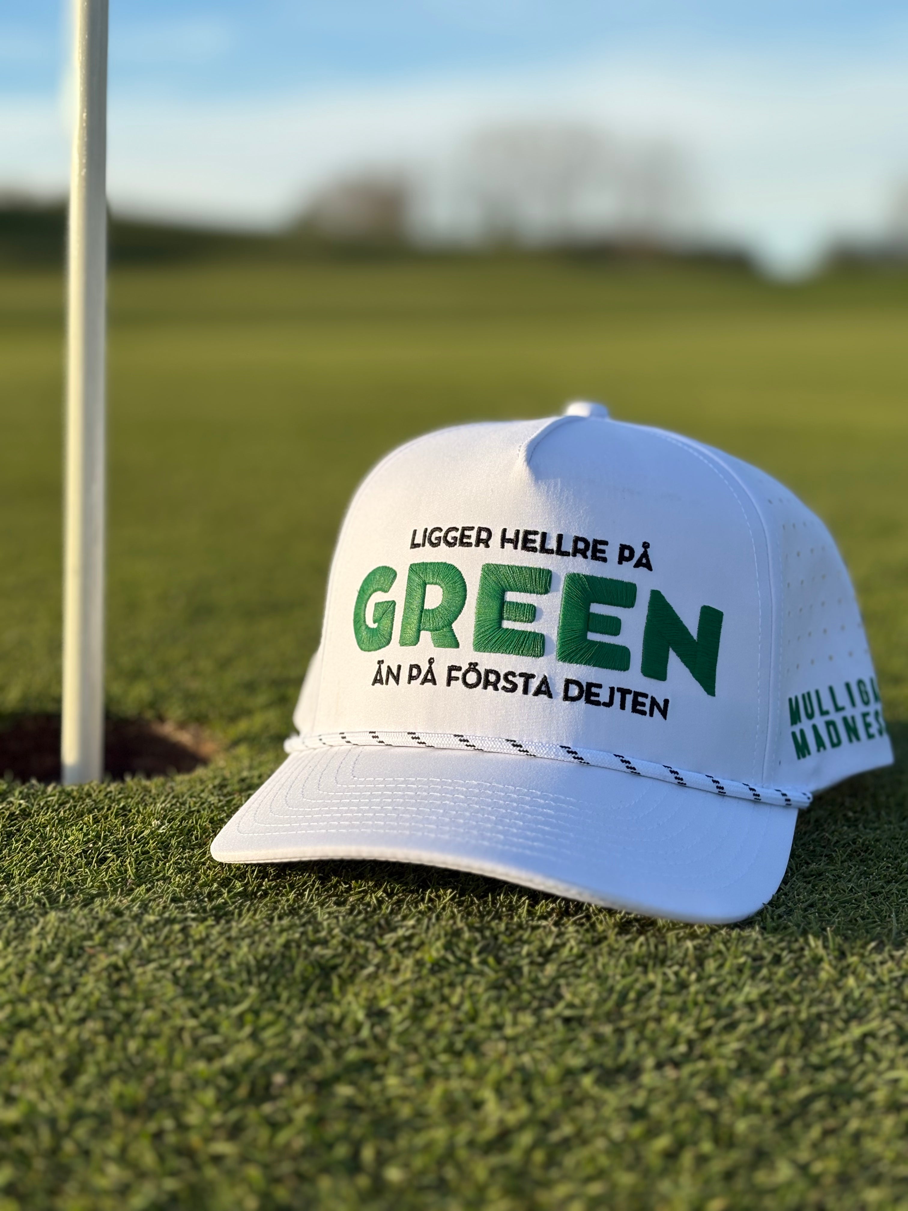 LIGGER HELLRE PÅ GREEN - Keps